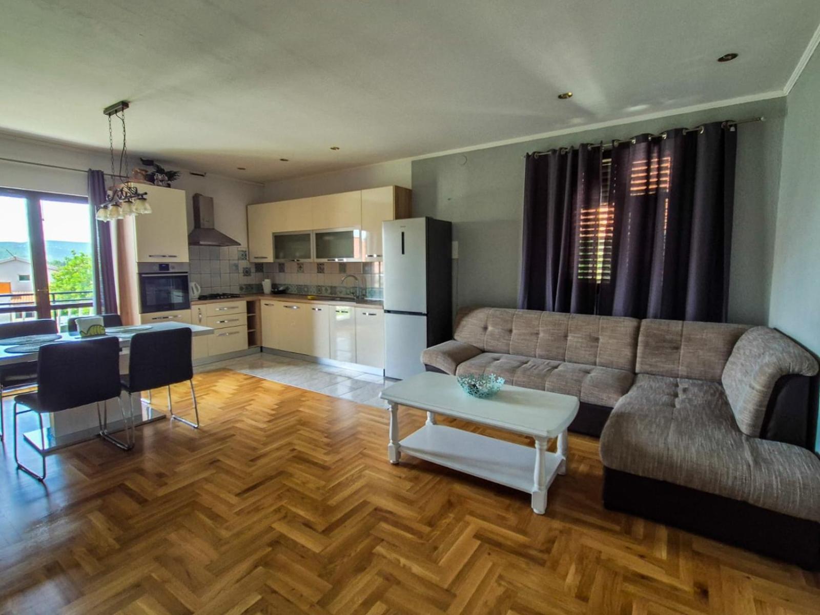 Apartments And Pansion M&R Турань Екстер'єр фото
