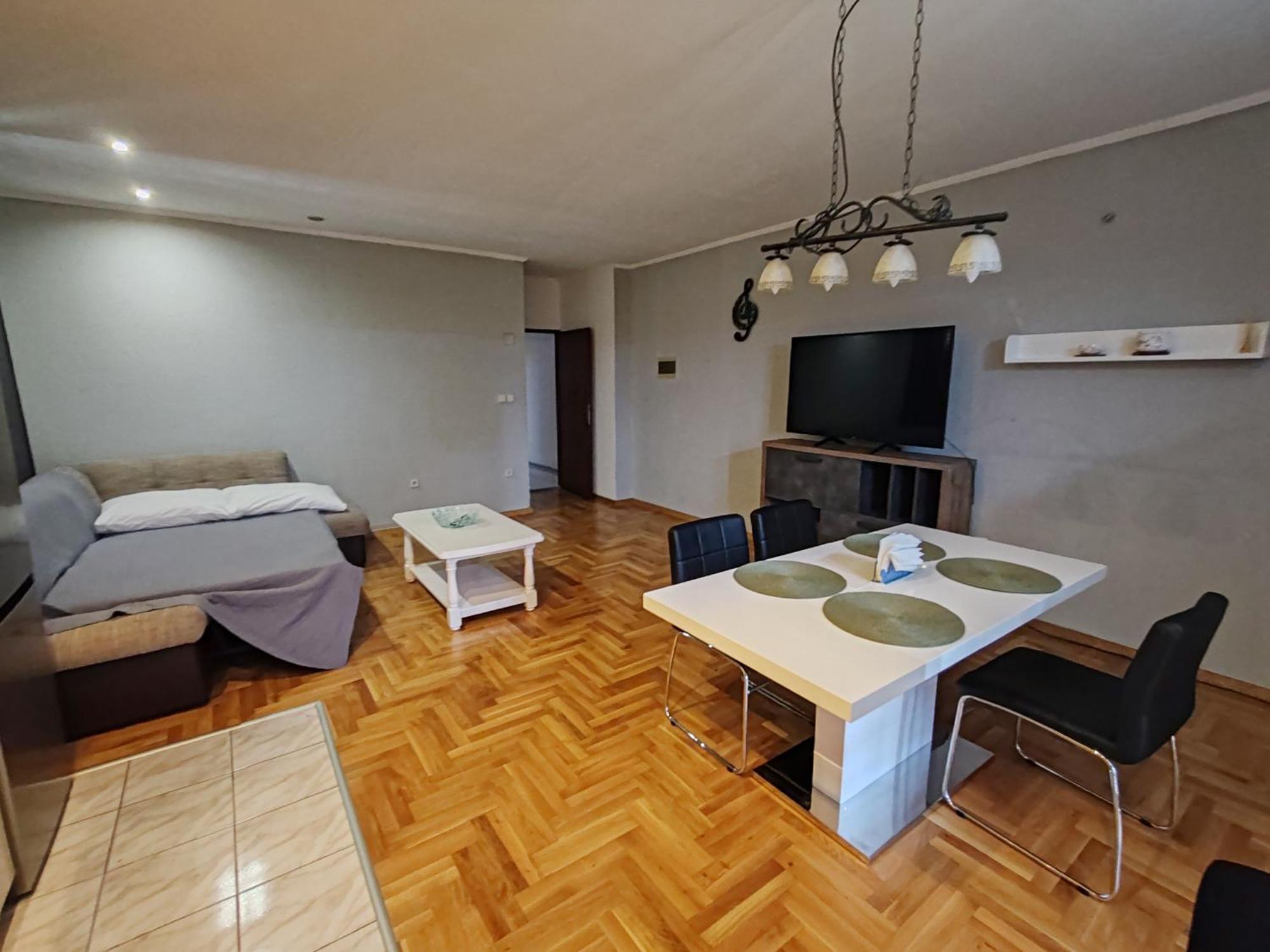 Apartments And Pansion M&R Турань Екстер'єр фото