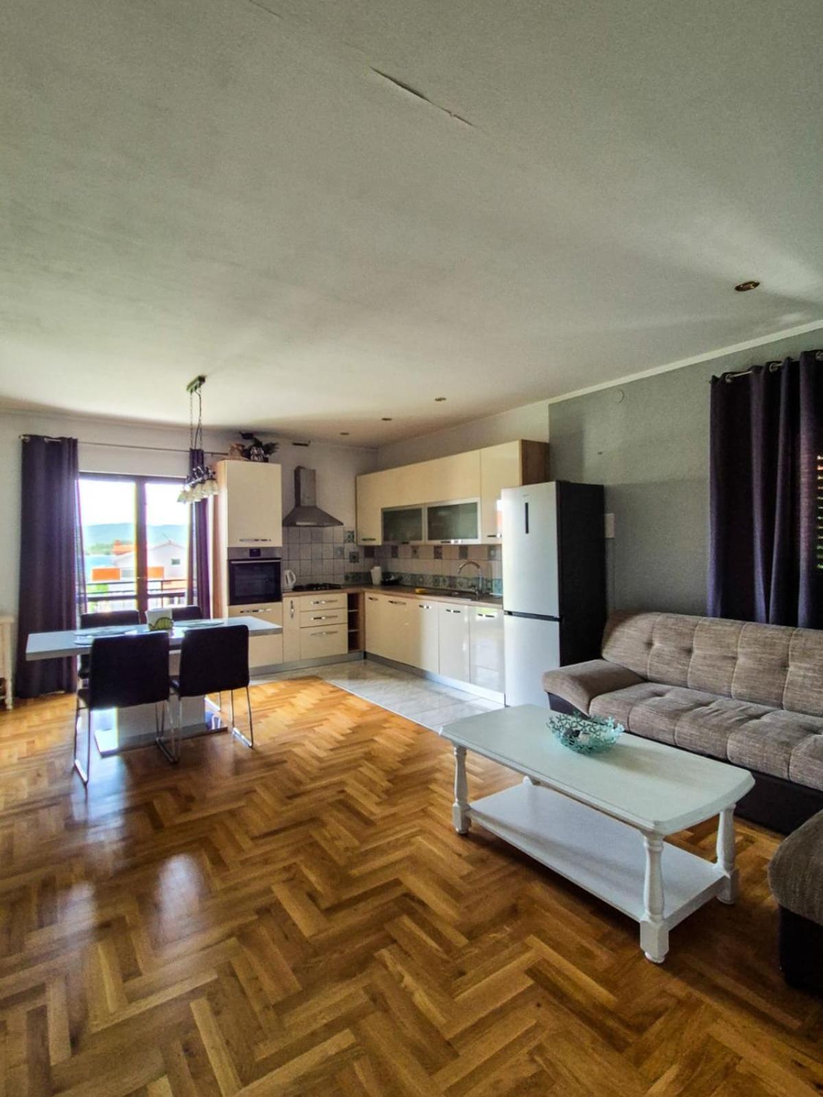 Apartments And Pansion M&R Турань Екстер'єр фото
